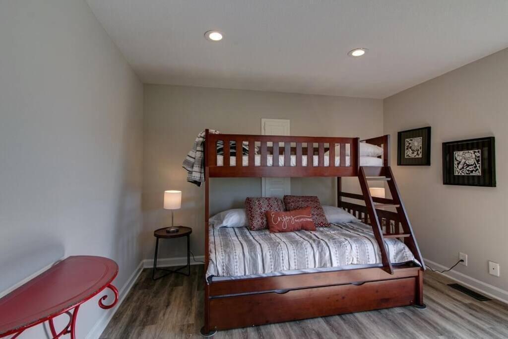 The Residence At Hilltop Acres - Clarksville, Tn Екстериор снимка